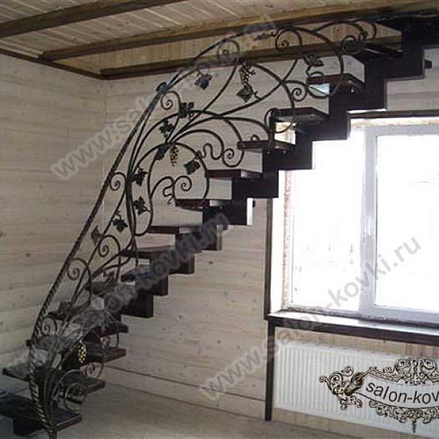 Винтовая лестница 121